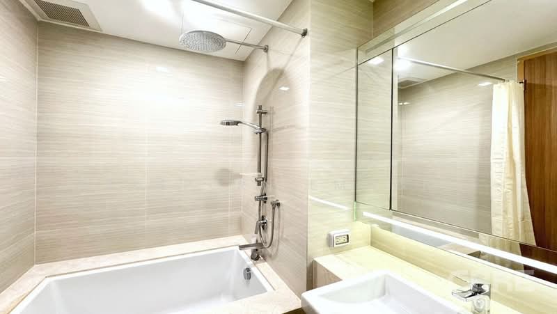 Noble BE33, Bangkok, 19 Soi Sukhumvit 33, Khlong Tan Nua, Watthana, Bangkok, 1 Bedroom, 34 sqm, Condo For Sale, by Pakaporn Emwong, 500423412 - DDproperty.com