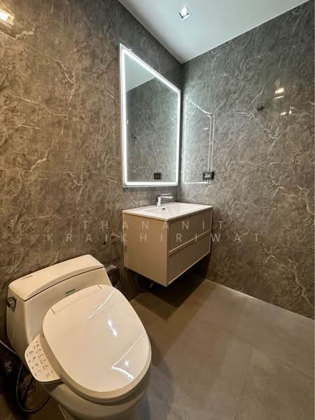 Noble Remix, Bangkok, 772 Soi Sukhumvit 36, Sukhumvit Road, Khong Tan, Khlong Toei, Bangkok, 2 Bedrooms, 57 sqm, Condo For Rent, by Thananit Kraikhiriwat, 500423457 - DDproperty.com