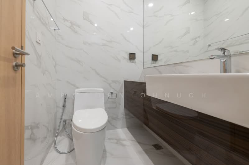 Noble BE19 Sukhumvit, Bangkok, 89 Sukhumvit 19 Alley, Khlong Tan Nua, Watthana, Bangkok, 2 Bedrooms, 73 sqm, Condo For Rent, by Ampaporn Ohnuch, 500423482 - DDproperty.com