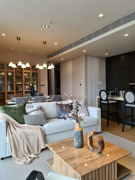 Saladaeng One, Bangkok, Sala Daeng 1 Alley, Silom, Bang Rak, Bangkok, 2 Bedrooms, 113 sqm, Condo For Sale, by Pemika Aukkaraleekul, 500423590 - DDproperty.com