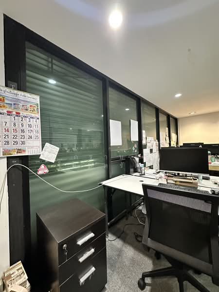 Office Building with Land for Sale in the Lat Phrao Expressway Area, Bangkok, อินทราภรณ์, Phlapphla, Wang Thonglang, Bangkok, , 240 sqm, Office Space For Sale, by KRAN KOSITRAT, 500423629 - DDproperty.com