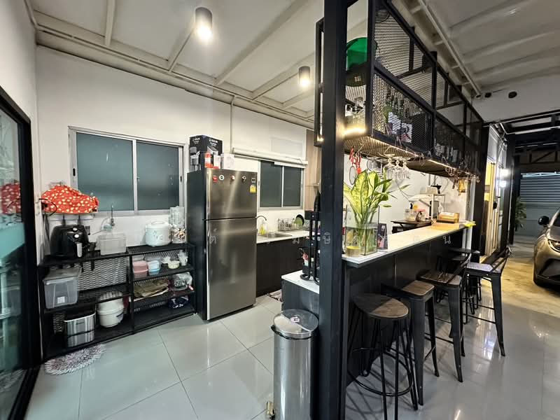 Office Building with Land for Sale in the Lat Phrao Expressway Area, Bangkok, อินทราภรณ์, Phlapphla, Wang Thonglang, Bangkok, , 240 sqm, Office Space For Sale, by KRAN KOSITRAT, 500423629 - DDproperty.com