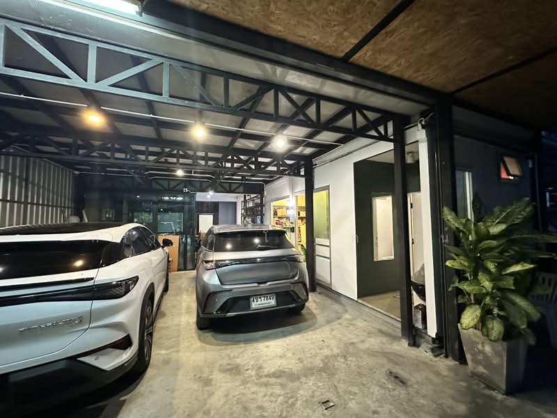 Office Building with Land for Sale in the Lat Phrao Expressway Area, Bangkok, อินทราภรณ์, Phlapphla, Wang Thonglang, Bangkok, , 240 sqm, Office Space For Sale, by KRAN KOSITRAT, 500423629 - DDproperty.com