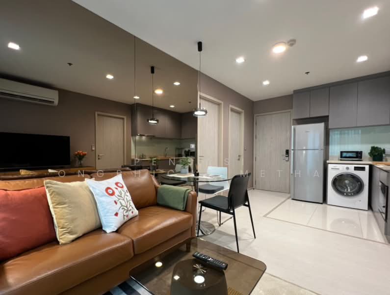 Rhythm Sukhumvit 36-38, Bangkok, 55 Soi Sukhumvit 36, Sukhumvit Road, Phra Kanong, Khlong Toei, Bangkok, 2 Bedrooms, 60 sqm, Condo For Rent, by Pensasi Ongphichetmetha, 500423717 - DDproperty.com