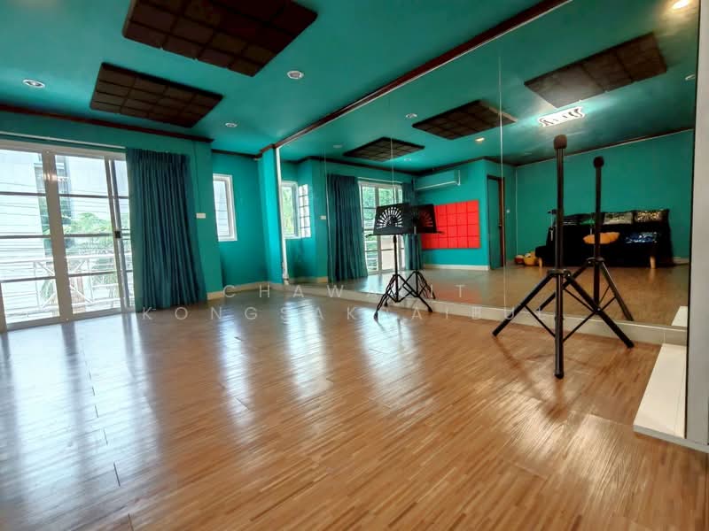 Ban Suan Sue Trong, Bangkok, Sue Trong Alley, Wang Thonglang, Bangkok, 6 Bedrooms, 228 sqm, Townhouse For Sale, by CHAWALIT KONGSAKPAIBUL, 500423798 - DDproperty.com