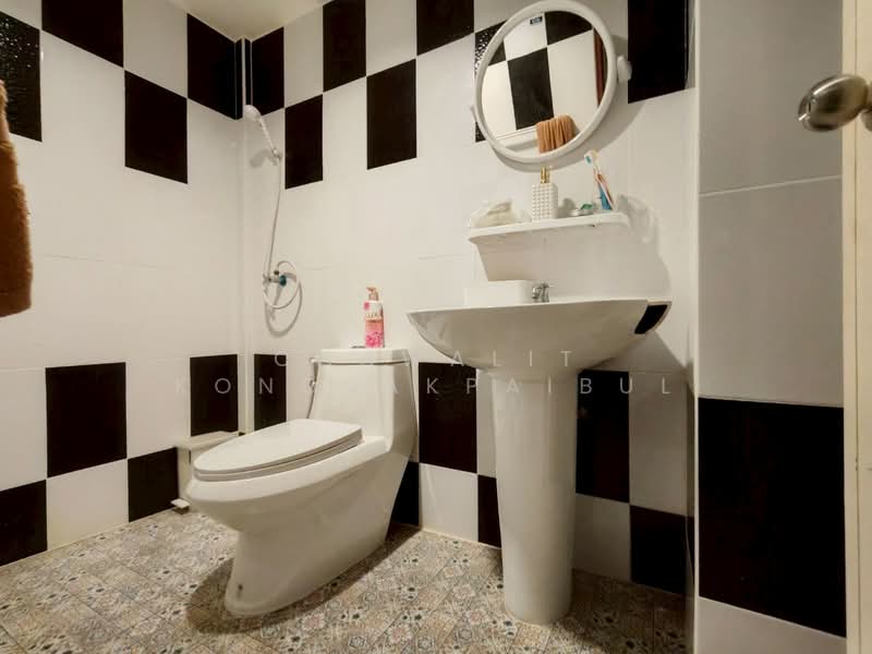 Ban Suan Sue Trong, Bangkok, Sue Trong Alley, Wang Thonglang, Bangkok, 6 Bedrooms, 228 sqm, Townhouse For Sale, by CHAWALIT KONGSAKPAIBUL, 500423798 - DDproperty.com