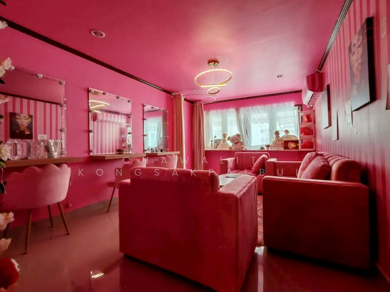 Ban Suan Sue Trong, Bangkok, Sue Trong Alley, Wang Thonglang, Bangkok, 6 Bedrooms, 228 sqm, Townhouse For Sale, by CHAWALIT KONGSAKPAIBUL, 500423798 - DDproperty.com