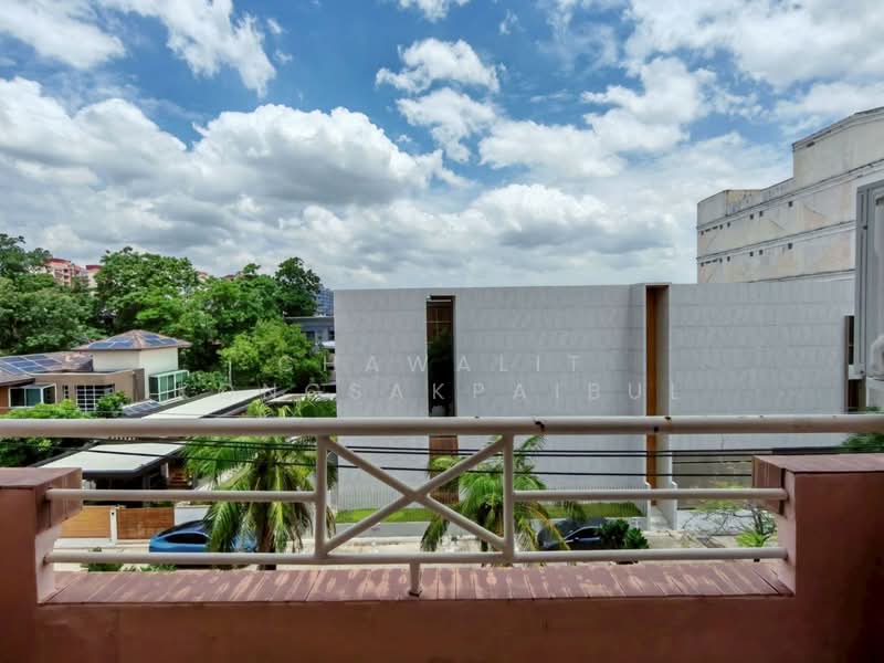 Ban Suan Sue Trong, Bangkok, Sue Trong Alley, Wang Thonglang, Bangkok, 6 Bedrooms, 228 sqm, Townhouse For Sale, by CHAWALIT KONGSAKPAIBUL, 500423798 - DDproperty.com