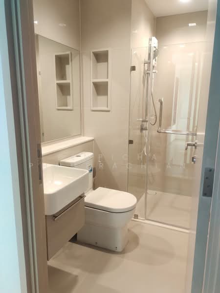Life Sathorn Sierra, Bangkok, Ratchaphruek Rd, Talat Plu, Thon Buri, Bangkok, 2 Bedrooms, 58 sqm, Condo For Rent, by Penpicha Phumprachian, 500423845 - DDproperty.com