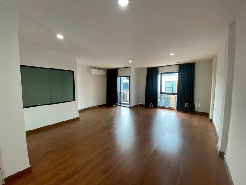 undefined, Bangkok, Min Buri, Bangkok, 3 Bedrooms, 219 sqm, Single Detached House For Sale, by Vipada Supaporn, 500423851 - DDproperty.com