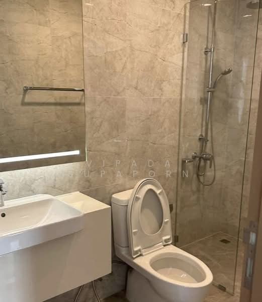 Noble Around Sukhumvit 33, Bangkok, 17 Soi Sukhumvit 33, Khlong Tan Nua, Watthana, Bangkok, 2 Bedrooms, 55 sqm, Condo For Rent, by Vipada Supaporn, 500423867 - DDproperty.com