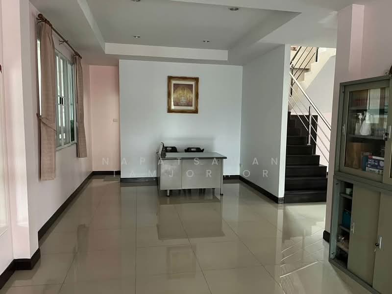 3-BR House, Bangkok, Lam Pla Tiew, Lat Krabang, Bangkok, 3 Bedrooms, 236 sqm, Single Detached House For Sale, by Napatsawan Tamjorhor, 500424021 - DDproperty.com