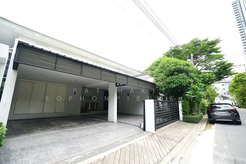 Noble Tara Pattanakarn, Bangkok, 2046 Pattanakarn Road, Suan Luang, Bangkok, 4 Bedrooms, 370 sqm, Single Detached House For Sale, by Ratthakit Sophonpibulkit, 500424111 - DDproperty.com