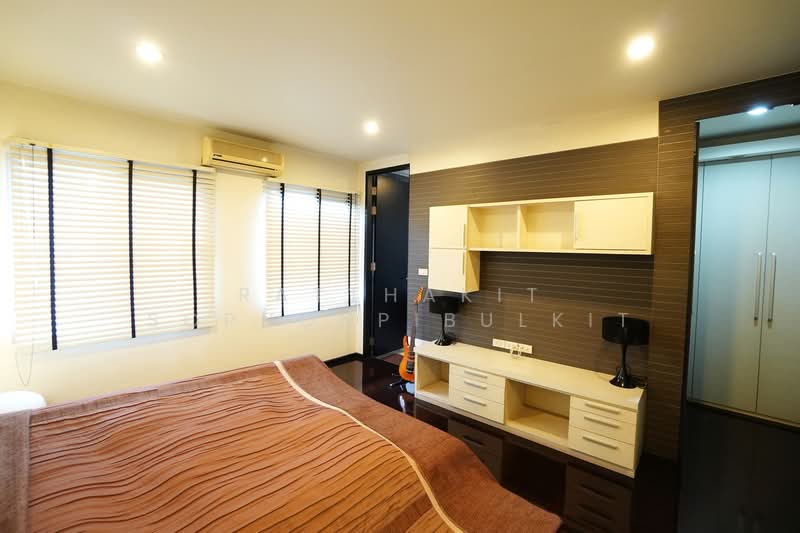 Noble Tara Pattanakarn, Bangkok, 2046 Pattanakarn Road, Suan Luang, Bangkok, 4 Bedrooms, 370 sqm, Single Detached House For Sale, by Ratthakit Sophonpibulkit, 500424111 - DDproperty.com