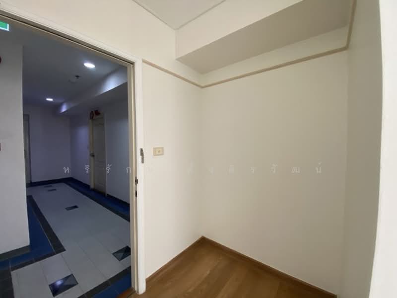 Lumpini Place Water Cliff, Bangkok, Soi Sathu Pradit 19 Yeak 10, Chong Nonsi, Yan Nawa, Bangkok, 2 Bedrooms, 48 sqm, Condo For Sale, by หริรักษ์ ตั้งติรวัฒน์, 500424120 - DDproperty.com
