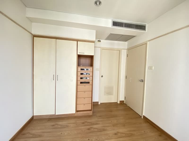 Lumpini Place Water Cliff, Bangkok, Soi Sathu Pradit 19 Yeak 10, Chong Nonsi, Yan Nawa, Bangkok, 2 Bedrooms, 48 sqm, Condo For Sale, by หริรักษ์ ตั้งติรวัฒน์, 500424120 - DDproperty.com