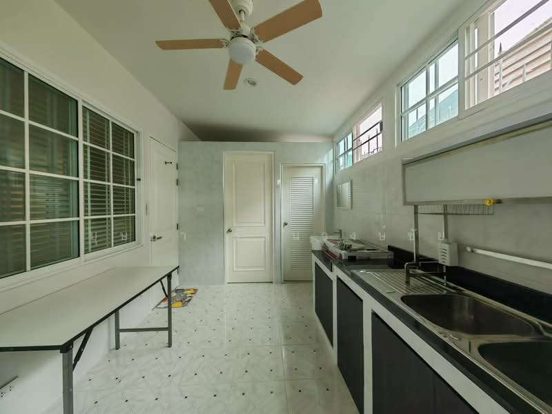 พลัส พาร์ค อเวนิว ลาซาล : Plus Park Avenue Lasalle - Srinakarin, กรุงเทพ, บางนาใต้, บางนา, กรุงเทพ, 320 ตร.ม., ทาวน์เฮ้าส์ ให้เช่า, โดย บุษบา รัตนวงษ์ชัย, 500424125 - DDproperty.com