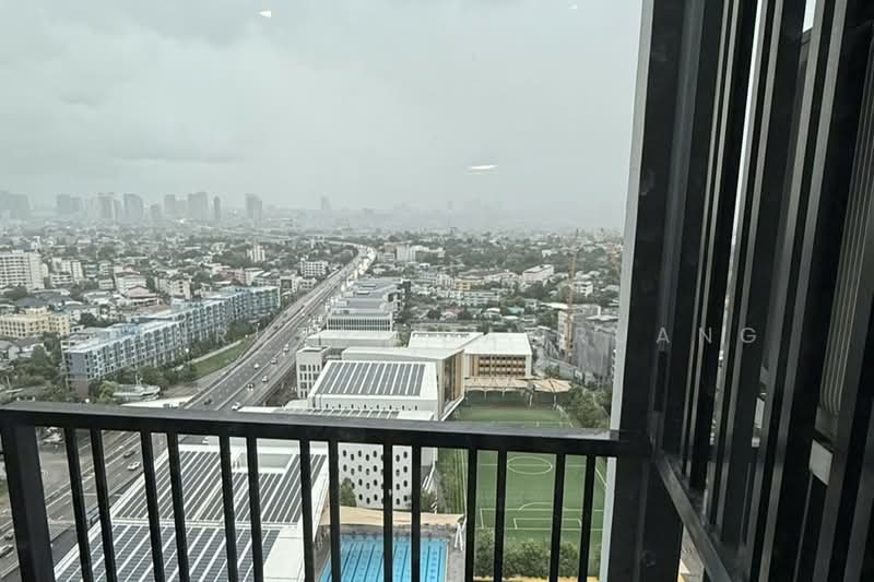 The Base Park East Sukhumvit 77, Bangkok, 99 Soi Pridi Banomyong 2, Phra Kanong Nua, Watthana, Bangkok, 1 Bedroom, 31 sqm, Condo For Rent, by Kanrutai Dawruang, 500424164 - DDproperty.com