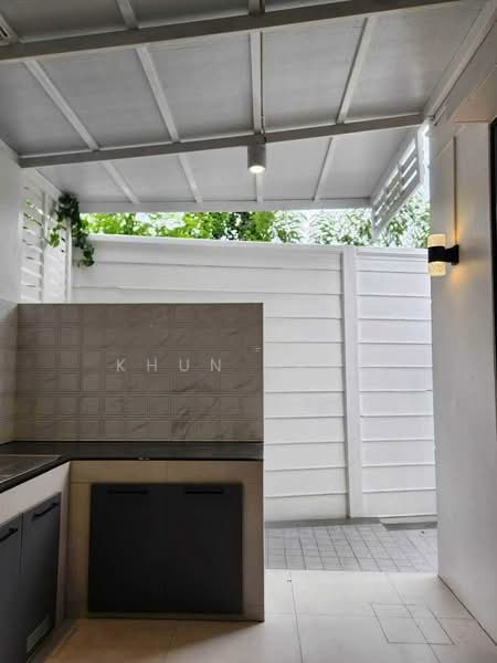 Areeya Mandarina Sukhumvit 77 : อารียา แมนดารีนา สุขุมวิท 77, กรุงเทพ, ถนนสุขุมวิท 77 (อ่อนนุช), สวนหลวง, กรุงเทพ, 128 ตร.ม., ทาวน์เฮ้าส์ ให้เช่า, โดย Khun Jane, 500424181 - DDproperty.com