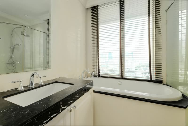 Royce Private Residences, Bangkok, 61 Soi Sukhumvit 31, Khlongtoei Nua, Watthana, Bangkok, 2 Bedrooms, 111 sqm, Condo For Sale, by Pemika Aukkaraleekul, 500424271 - DDproperty.com