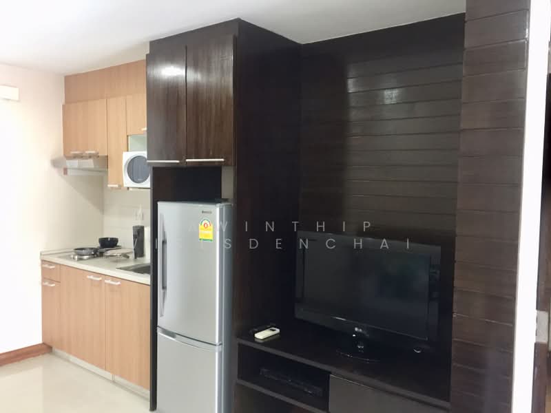 The Clover Thonglor Residence, Bangkok, Soi Sukhumvit 55, Khlong Tan Nua, Watthana, Bangkok, 1 Bedroom, 40 sqm, Condo For Rent, by Kawinthip Wisesdenchai, 500424323 - DDproperty.com