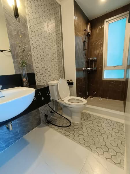 Sukhumvit Plus, Bangkok, 1414 Sukhumvit Plus 2 Alley, Phra Kanong, Khlong Toei, Bangkok, 1 Bedroom, 43 sqm, Condo For Rent, by Kawinthip Wisesdenchai, 500424405 - DDproperty.com