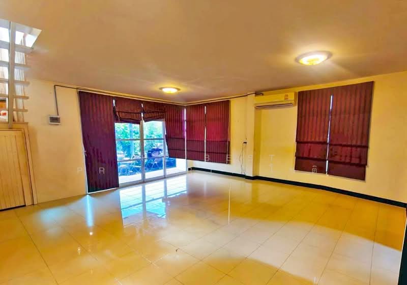 ศิลาพรวิลล์ เฟส 1, Chanthaburi, Ko Khwang, Muang Chanthaburi, Chanthaburi, 3 Bedrooms, 210 sqm, Semi-Detached House (Twin House) For Sale, by The Best Property โชติ, 500424534 - DDproperty.com