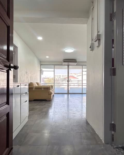 Chapter One The Campus Ladprao 1, Bangkok, Soi Ladprao 1 Ladprao Road, Jom Phon, Chatuchak, Bangkok, 2 Bedrooms, 70 sqm, Condo For Sale, by หริรักษ์ ตั้งติรวัฒน์, 500424581 - DDproperty.com