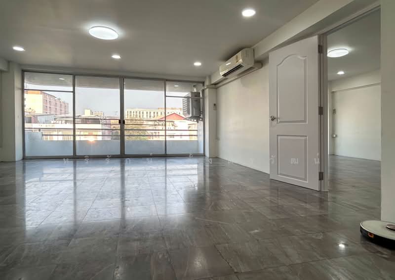 Chapter One The Campus Ladprao 1, Bangkok, Soi Ladprao 1 Ladprao Road, Jom Phon, Chatuchak, Bangkok, 2 Bedrooms, 70 sqm, Condo For Sale, by หริรักษ์ ตั้งติรวัฒน์, 500424581 - DDproperty.com