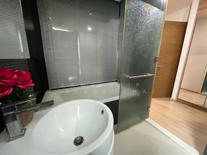 Rhythm Sukhumvit 50, Bangkok, 8 Sukhumvit 50, Sukhumvit Road, Phra Kanong, Khlong Toei, Bangkok, 2 Bedrooms, 65 sqm, Condo For Rent, by Kawinthip Wisesdenchai, 500424593 - DDproperty.com
