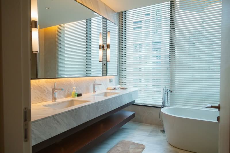 Sindhorn Residence, Bangkok, 54 Soi Ton Son, Lumphini, Pathum Wan, Bangkok, 3 Bedrooms, 193 sqm, Condo For Rent, by Yenrudee Jongsaritwang, 500424664 - DDproperty.com