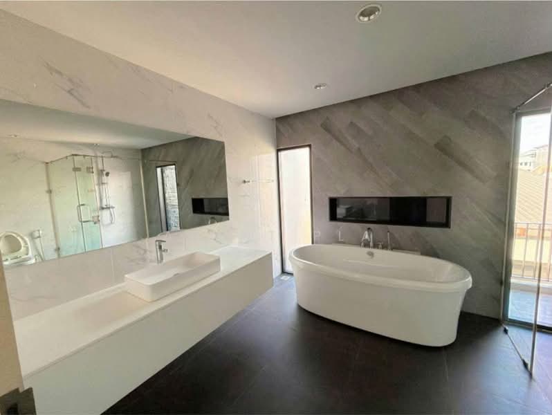 4-Story Home Office for Rent on King Kaew Road, near Suvarnabhumi Airport (SPSAD4086), Samut Prakan, Rachathewa, Bang Plee, Samut Prakan, 4 Bedrooms, 275 sqm, Townhouse For Rent, by Agent Pla, 500424672 - DDproperty.com
