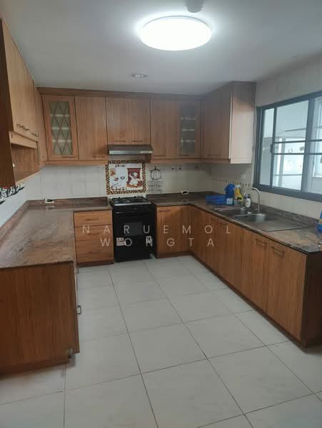 Empire House, Bangkok, Eakamai, Khlong Tan Nua, Watthana, Bangkok, 3 Bedrooms, 188 sqm, Condo For Rent, by Naruemol Wongta, 500424680 - DDproperty.com