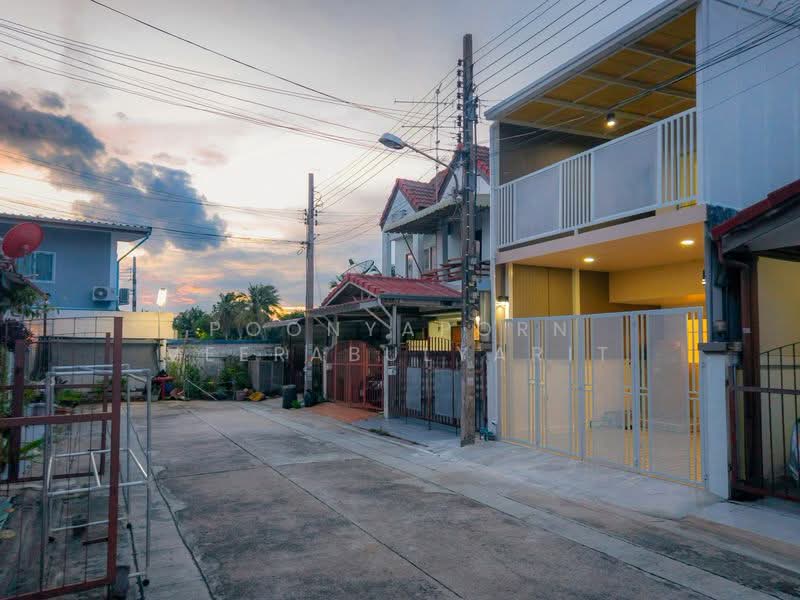 Jitnarong Garden House : จิตรณรงค์ การ์เด้นเฮ้าส์, Nonthaburi, Bang Krang, Muang Nonthaburi, Nonthaburi, 3 Bedrooms, 132 sqm, Townhouse For Sale, by Poonyaporn Veerabulyarit, 500424689 - DDproperty.com