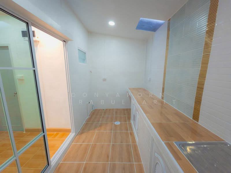 Jitnarong Garden House : จิตรณรงค์ การ์เด้นเฮ้าส์, นนทบุรี, บางกร่าง, เมืองนนทบุรี, นนทบุรี, 132 ตร.ม., ทาวน์เฮ้าส์ ขาย, โดย Poonyaporn Veerabulyarit, 500424689 - DDproperty.com