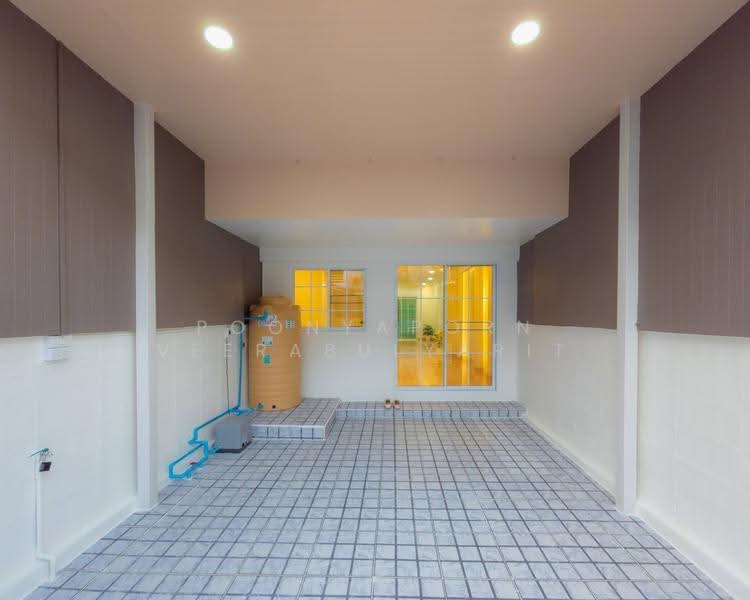 Jitnarong Garden House : จิตรณรงค์ การ์เด้นเฮ้าส์, นนทบุรี, บางกร่าง, เมืองนนทบุรี, นนทบุรี, 132 ตร.ม., ทาวน์เฮ้าส์ ขาย, โดย Poonyaporn Veerabulyarit, 500424689 - DDproperty.com