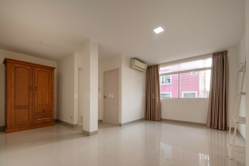 Newly Renovated Townhouse for Rent, Baan Bodin Exclusive Ladprao 112 (SPSAD4087), Bangkok, Phlapphla, Wang Thonglang, Bangkok, 7 Bedrooms, 600 sqm, Townhouse For Rent, by Agent Pla, 500424707 - DDproperty.com
