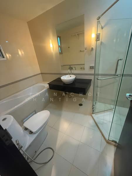 Baan Klang Krung Siam-Pathumwan, Bangkok, Petchburi Road, Thanon Phetchaburi, Ratchathewi, Bangkok, 2 Bedrooms, 68 sqm, Condo For Rent, by Thanachot Khantigamongun, 500424722 - DDproperty.com
