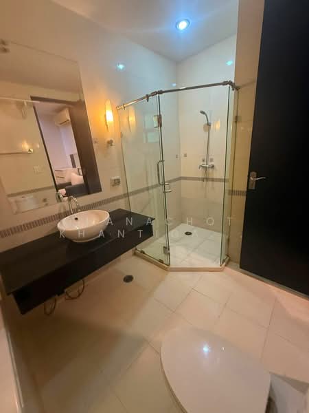 Baan Klang Krung Siam-Pathumwan, Bangkok, Petchburi Road, Thanon Phetchaburi, Ratchathewi, Bangkok, 2 Bedrooms, 68 sqm, Condo For Rent, by Thanachot Khantigamongun, 500424722 - DDproperty.com