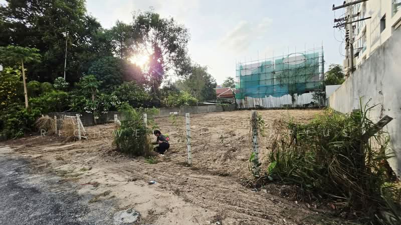 Land for sale on the seaside, prime location, Pratumnak Hill Soi 5, South Pattaya, land size 199 sq, Chon Buri (Pattaya), Nong Pru, Bang Lamung (Pattaya), Chon Buri (Pattaya), , 798 sqm, Land For Sale, by RICHWELL INTERPLUS, 500424788 - DDproperty.com