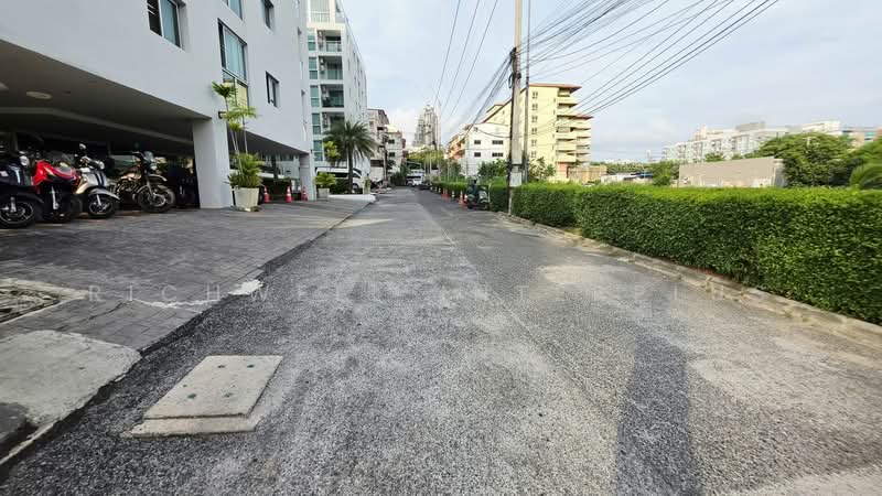 Land for sale on the seaside, prime location, Pratumnak Hill Soi 5, South Pattaya, land size 199 sq, Chon Buri (Pattaya), Nong Pru, Bang Lamung (Pattaya), Chon Buri (Pattaya), , 798 sqm, Land For Sale, by RICHWELL INTERPLUS, 500424788 - DDproperty.com