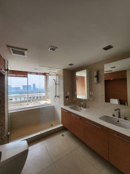 Lakeview Residences, Bangkok, Soi Sukhumvit 12, Khlong Toei, Bangkok, 4 Bedrooms, 380 sqm, Apartment For Rent, by Chayanin Khanijou, 500424816 - DDproperty.com