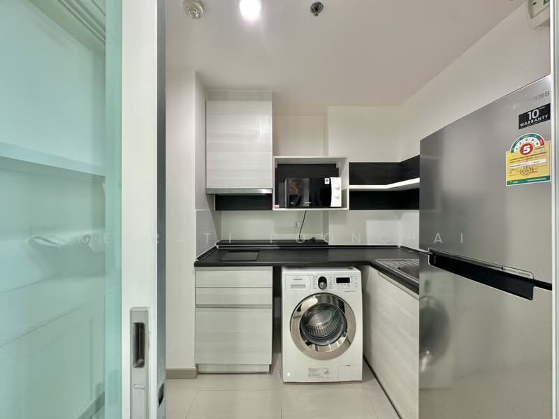 Life Ratchadapisek, Bangkok, 279 Ratchadapisaek Road, Huai Khwang, Bangkok, 2 Bedrooms, 46 sqm, Condo For Rent, by Keerati Poonchai, 500424820 - DDproperty.com