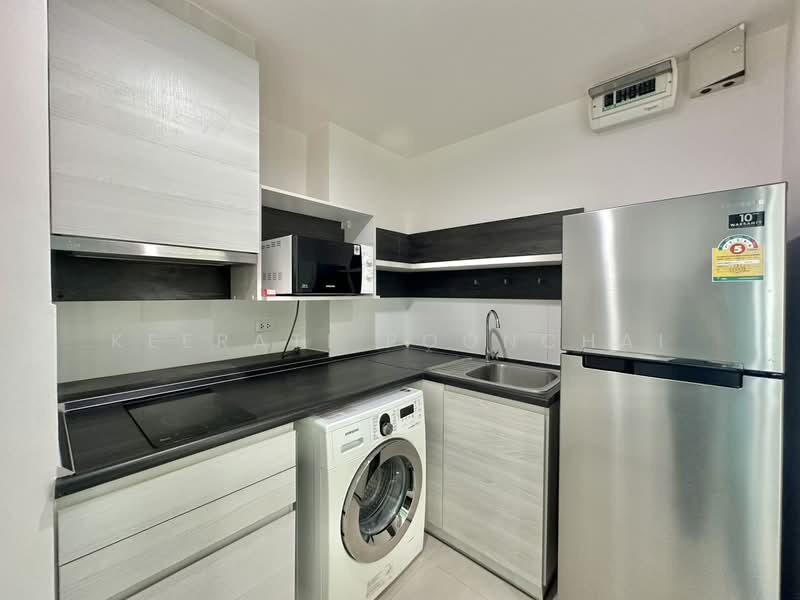 Life Ratchadapisek, Bangkok, 279 Ratchadapisaek Road, Huai Khwang, Bangkok, 2 Bedrooms, 46 sqm, Condo For Rent, by Keerati Poonchai, 500424820 - DDproperty.com