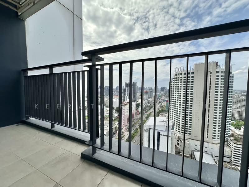 Life Ratchadapisek, Bangkok, 279 Ratchadapisaek Road, Huai Khwang, Bangkok, 2 Bedrooms, 46 sqm, Condo For Rent, by Keerati Poonchai, 500424820 - DDproperty.com