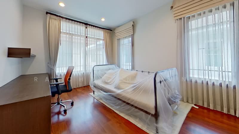 Narasiri Pattanakarn-Srinakarin, Bangkok, 878 Soi Srinakarin 20, Khlong Chan, Bang Kapi, Bangkok, 3 Bedrooms, 374 sqm, Single Detached House For Rent, by Ratchawan Huang, 500424821 - DDproperty.com