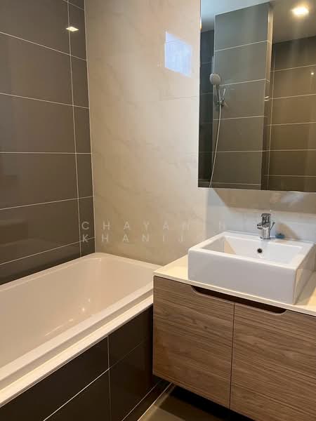 M Thonglor 10, Bangkok, 9 Soi Ekkamai 12, Ekkamai Road, Khlong Tan Nua, Watthana, Bangkok, 2 Bedrooms, 51 sqm, Condo For Rent, by Chayanin Khanijou, 500424869 - DDproperty.com