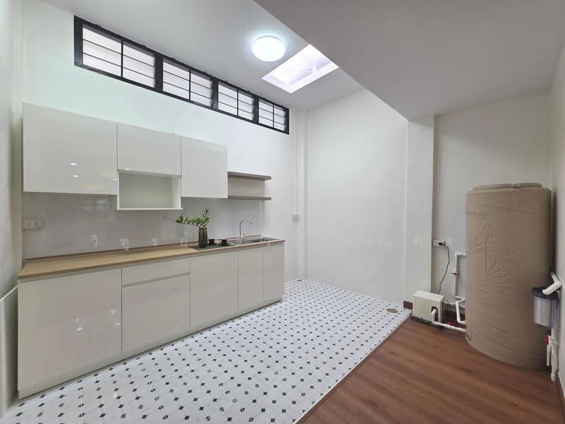 หมู่บ้านไพโรจน์บางนา, กรุงเทพ, บางนาเหนือ, บางนา, กรุงเทพ, 100 ตร.ม., ทาวน์เฮ้าส์ ขาย, โดย วิฑูรย์ รีวราบัณฑิต, 500424884 - DDproperty.com