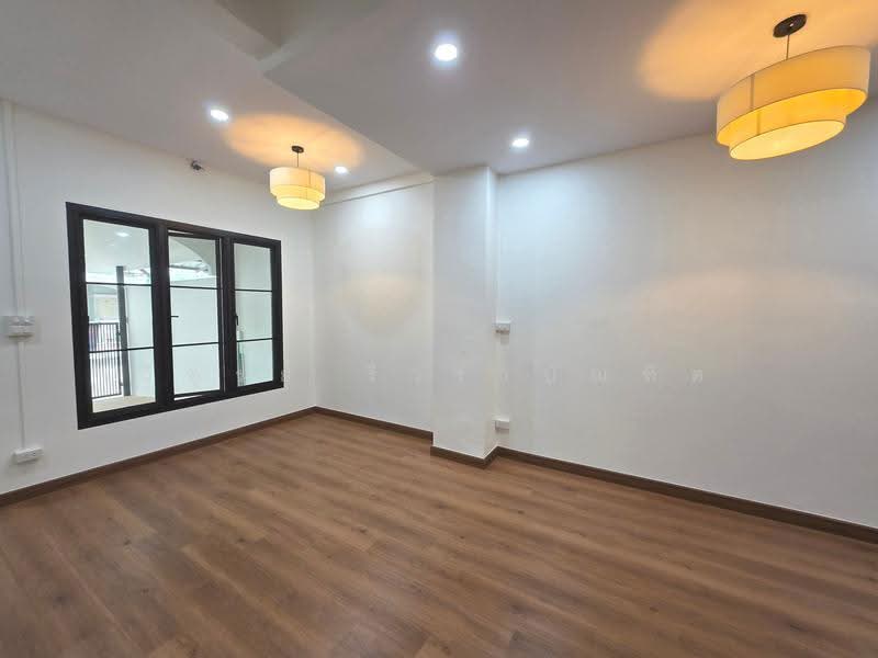 หมู่บ้านไพโรจน์บางนา, กรุงเทพ, บางนาเหนือ, บางนา, กรุงเทพ, 100 ตร.ม., ทาวน์เฮ้าส์ ขาย, โดย วิฑูรย์ รีวราบัณฑิต, 500424884 - DDproperty.com