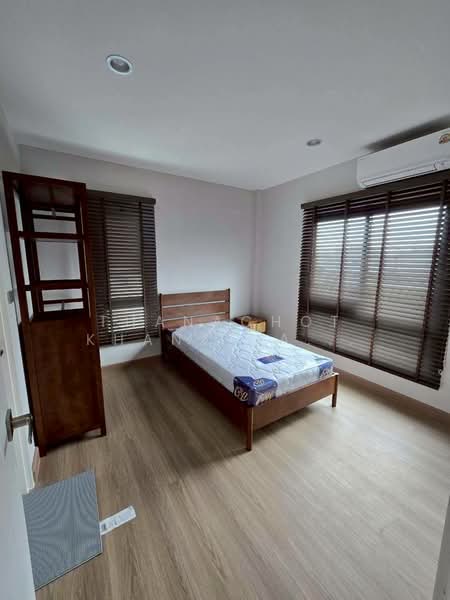4-BR House, Bangkok, Khlong Song Ton Nun, Lat Krabang, Bangkok, 4 Bedrooms, 275 sqm, Single Detached House For Rent, by Thanachot Khantigamongun, 500424904 - DDproperty.com